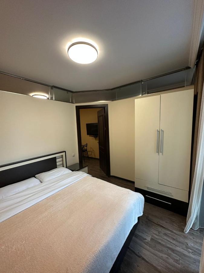 Pirosmani Mini Hotel Batumi Zewnętrze zdjęcie