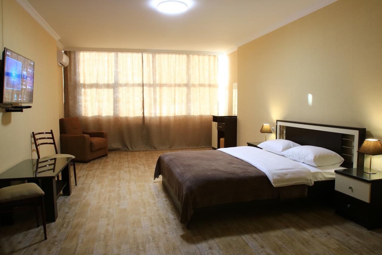 Pirosmani Mini Hotel Batumi Zewnętrze zdjęcie