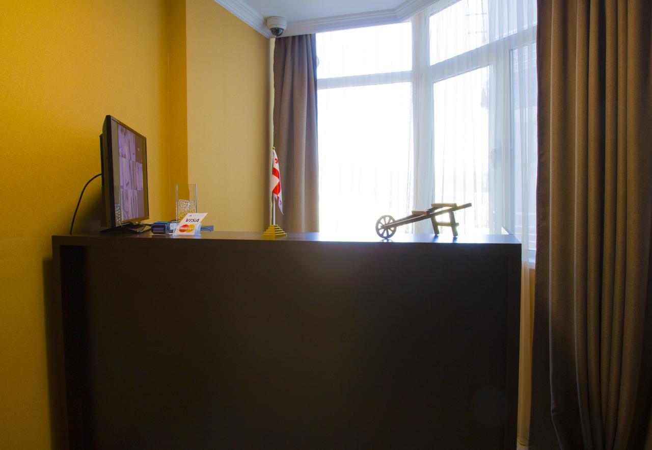 Pirosmani Mini Hotel Batumi Zewnętrze zdjęcie